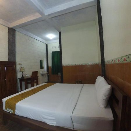 Hotel Istana Petani à Bromo Extérieur photo