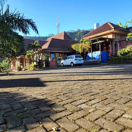 Hotel Istana Petani à Bromo Extérieur photo