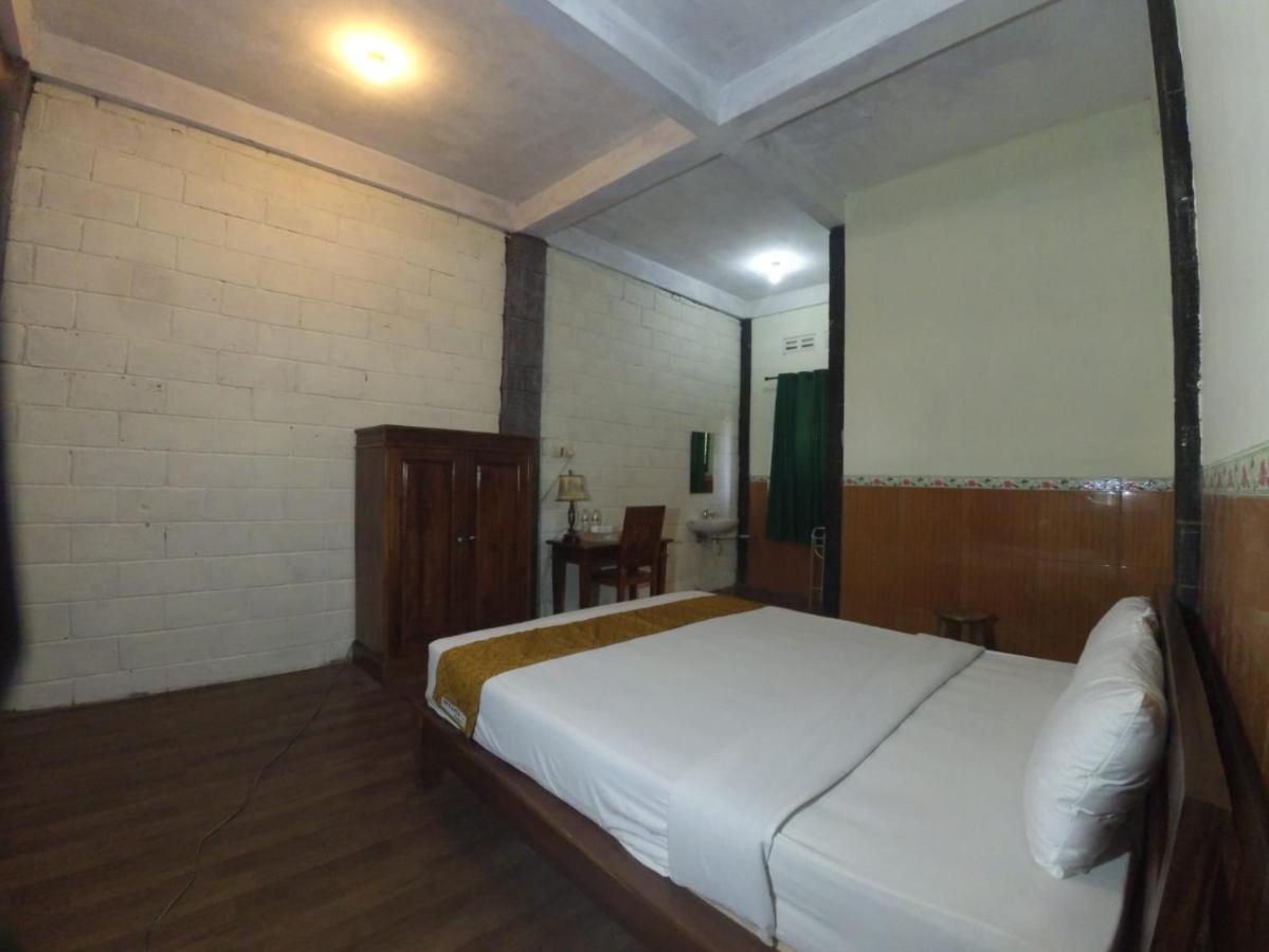 Hotel Istana Petani à Bromo Extérieur photo