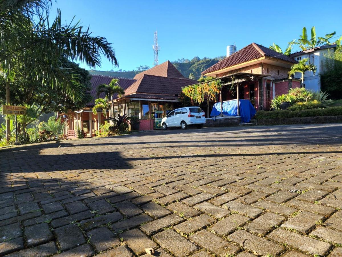Hotel Istana Petani à Bromo Extérieur photo
