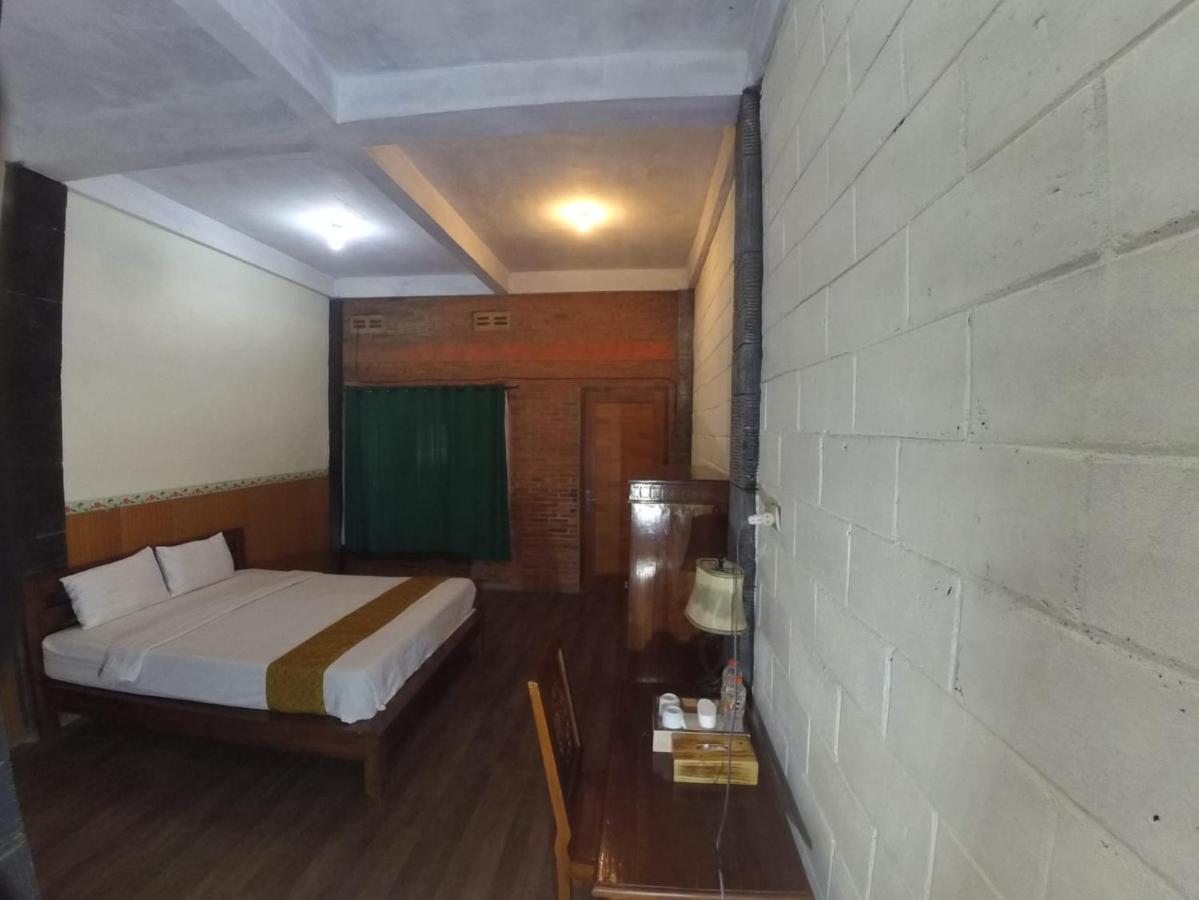 Hotel Istana Petani à Bromo Extérieur photo