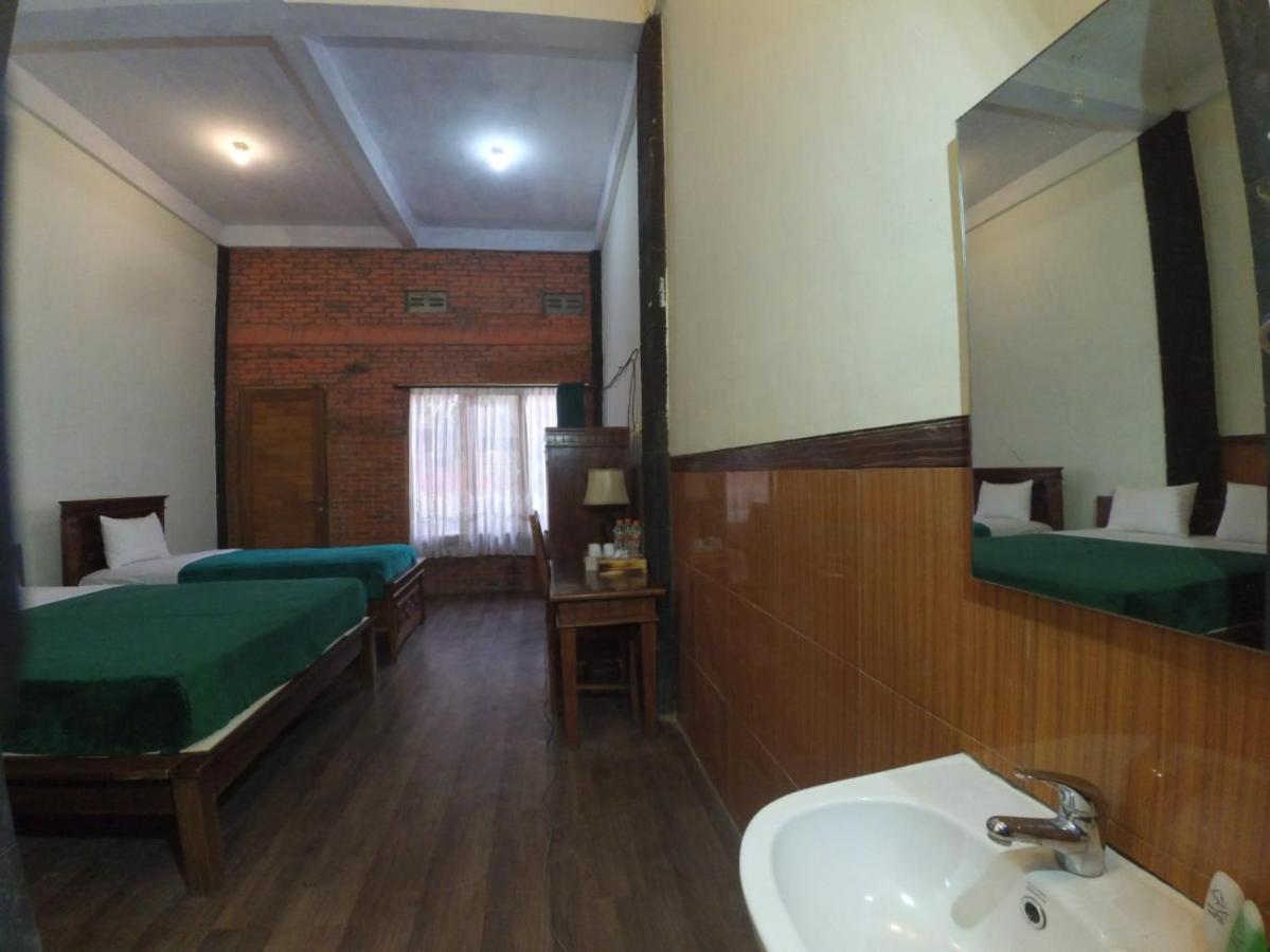 Hotel Istana Petani à Bromo Extérieur photo