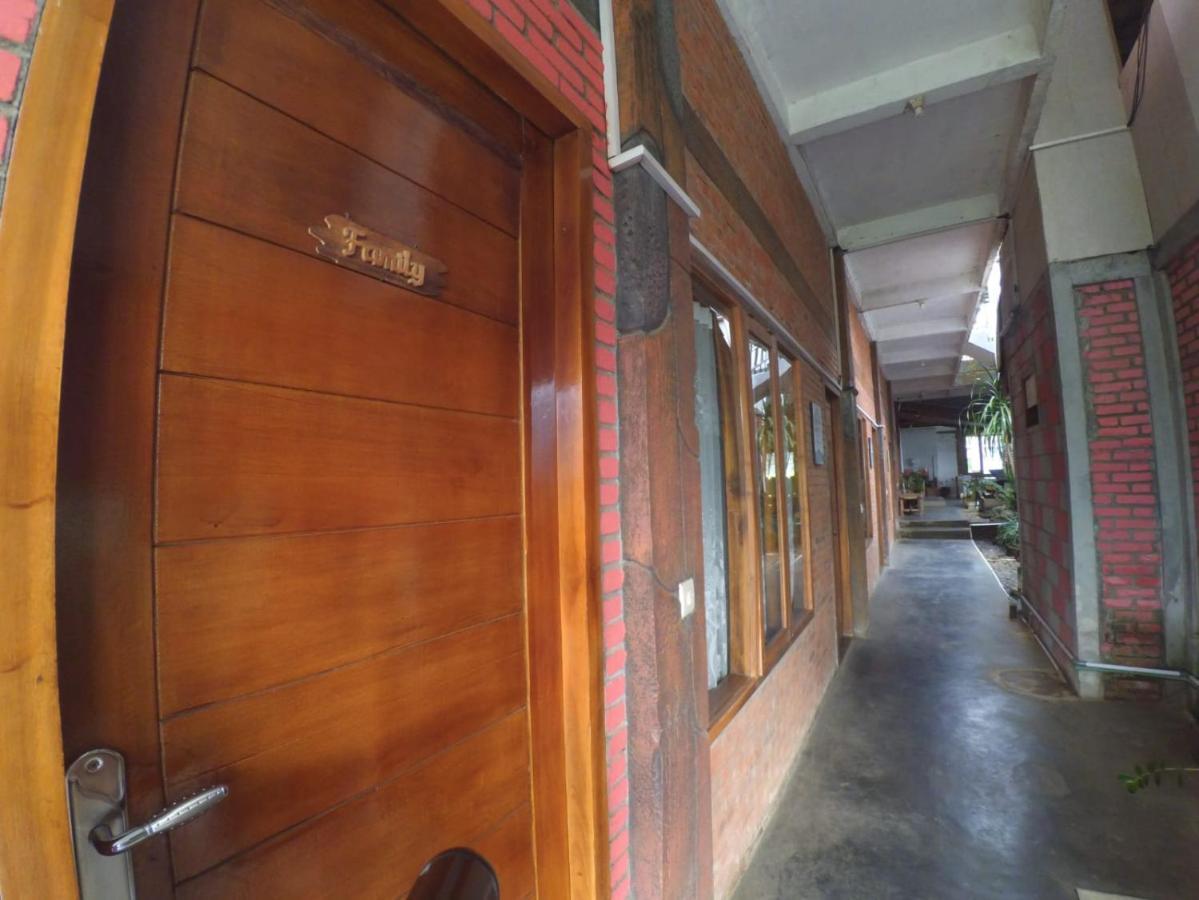 Hotel Istana Petani à Bromo Extérieur photo
