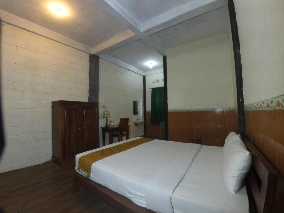 Hotel Istana Petani à Bromo Extérieur photo