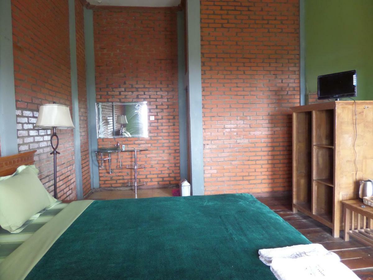 Hotel Istana Petani à Bromo Extérieur photo