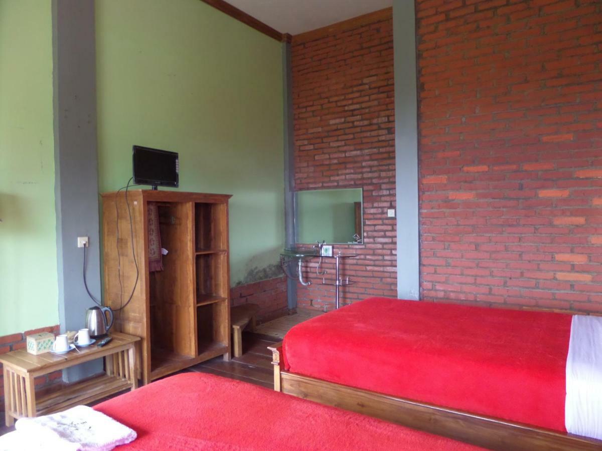 Hotel Istana Petani à Bromo Extérieur photo
