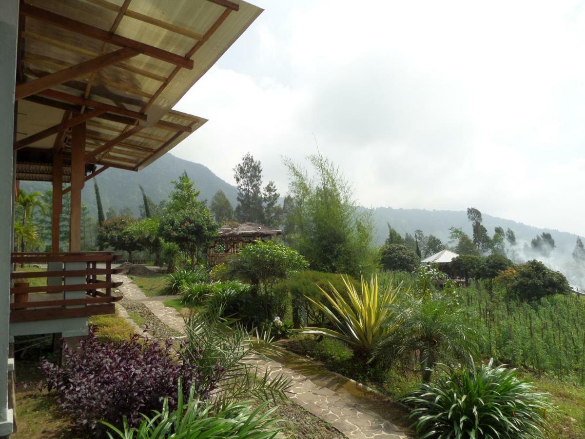 Hotel Istana Petani à Bromo Extérieur photo